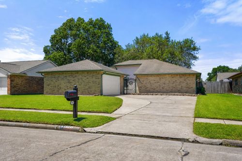 9731 Shell Rock Rd, La Porte, TX, 77571-4122 | Card Image
