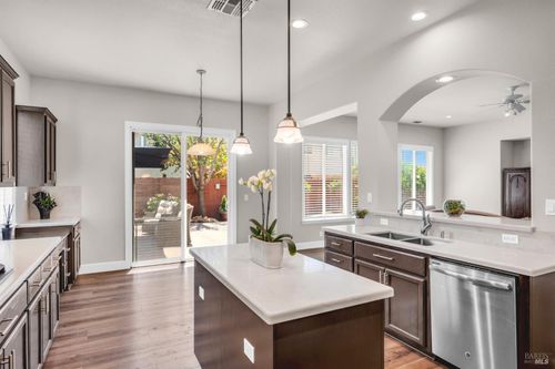 625 Sparrowhawk Dr, Vacaville, CA, 95687-7773 | Card Image