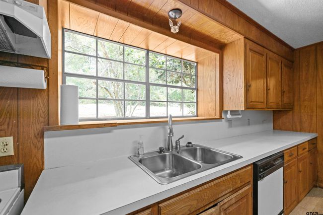 20568 State Highway 110 S, House other with 4 bedrooms, 3 bathrooms and null parking in Troup TX | Image 29