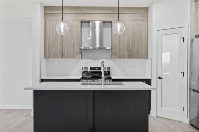 501 Corner Meadows Way Ne, House other with 3 bedrooms, 3 bathrooms and 4 parking in Calgary AB | Image 8