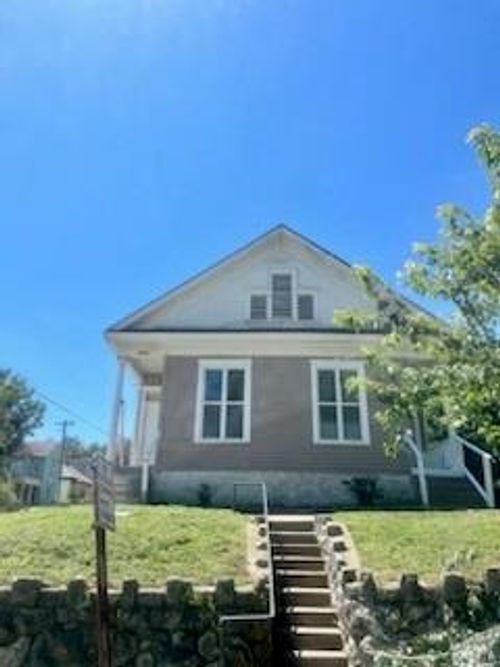 1404-1402-1404 Prospect Ave, Saint Joseph, MO, 64505-2338 | Card Image