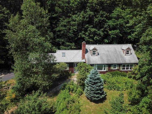 8 Walden Woods, Essex, VT, 05452-2512 | Card Image