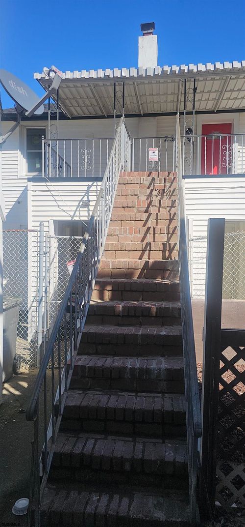 23 N Boston Ave, Atlantic City, NJ, 08401-3568 | Card Image