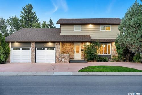 619 Kingsmere Blvd, Saskatoon, SK, S7J4E7 | Card Image