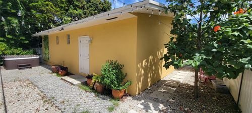 4-985 Sw 10th St, MIAMI, FL, 33130-3738 | Card Image