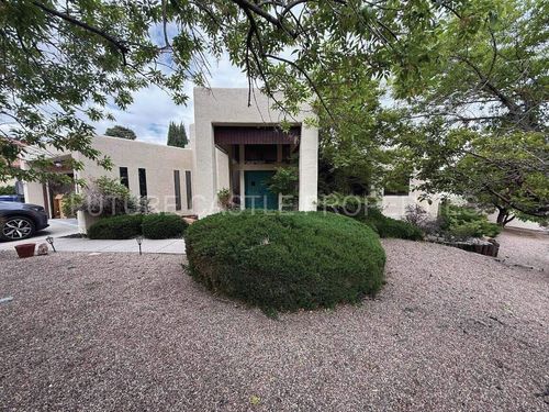 5021 Calle Del Cielo Ne, Albuquerque, NM, 87111-2913 | Card Image