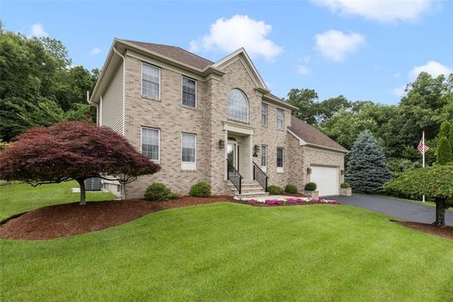 32 Susan Dr, Cumberland, RI, 02864-6112 | Card Image