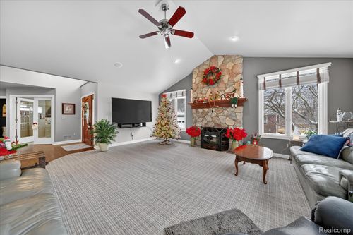 68649 Cornerstone Dr, Washington Township, MI, 48095-2926 | Card Image