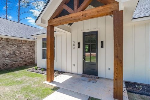 304 Lake Rd, Plain Dealing, LA, 71064-4000 | Card Image