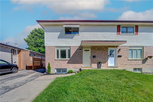 7 Harvest Court, Kitchener, ON, N2P1T3 | Card Image