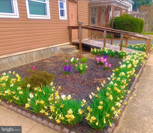 337 S 6th St, CHAMBERSBURG, PA, 17201-2619 | Card Image