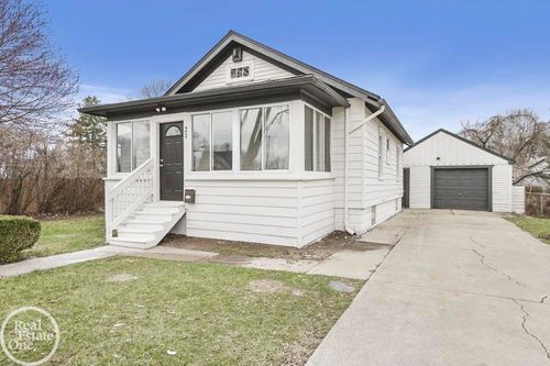 21 Fessenden St, Mount Clemens, MI, 48043-5962 | Card Image