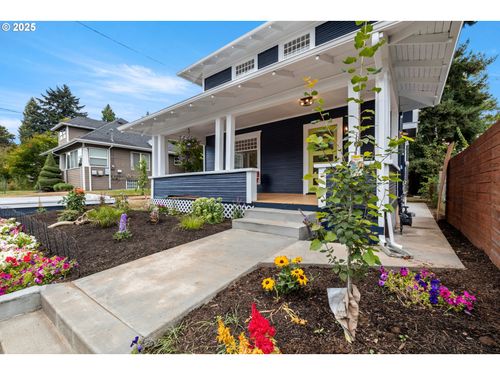 2021 N Sumner St, Portland, OR, 97217-3828 | Card Image