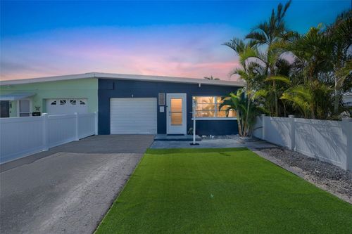 423 62nd St, HOLMES BEACH, FL, 34217-1543 | Card Image