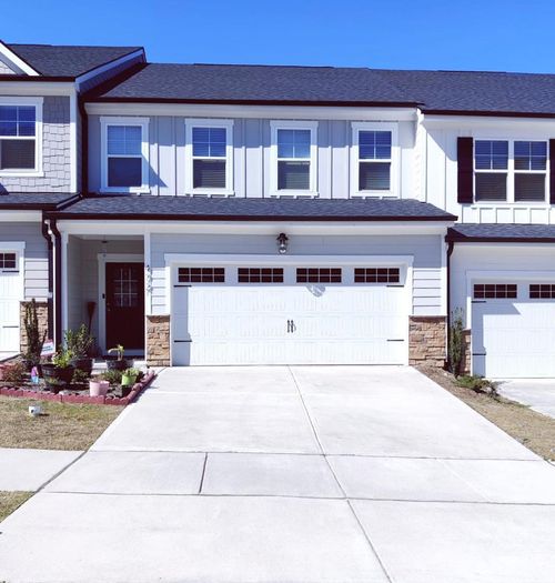 472 Clark Creek Ln, Cary, NC, 27519-4518 | Card Image