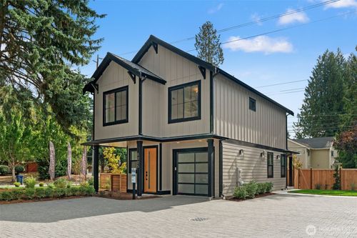 8005 131st Pl Ne, Kirkland, WA, 98033-8051 | Card Image