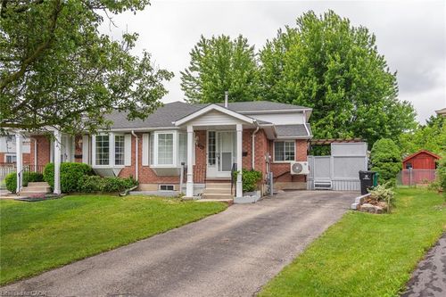 b-629 Settlersfield Crt, Waterloo, ON, N2T2K6 | Card Image