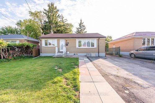 7150 Minotola Ave, Mississauga, ON, L4T2T1 | Card Image