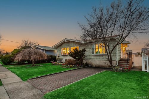 2582 Centre Ave, Bellmore, NY, 11710-3452 | Card Image