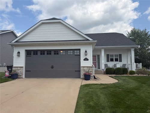 3422 Forest Valley Ct Ne, Cedar Rapids, IA, 52411-7634 | Card Image