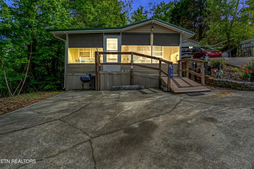419 Mountain Thrush Dr, Townsend, TN, 37882-3055 | Card Image