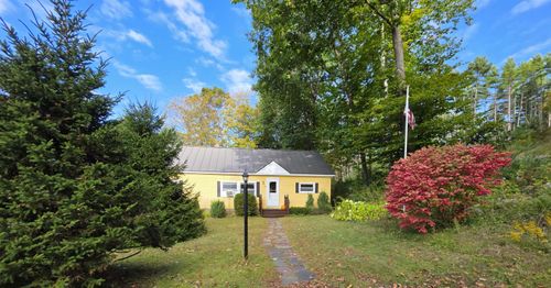 69 Elephant Lane, Royalton, VT, 05068 | Card Image
