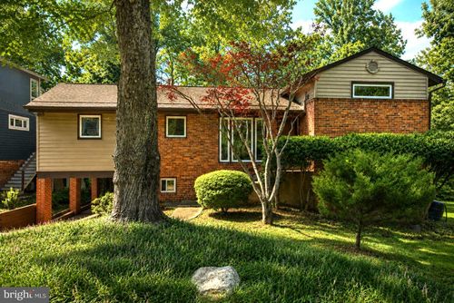6408 W Halbert Rd, BETHESDA, MD, 20817-5468 | Card Image
