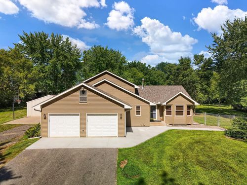 28115 Nathan Ln, Lindstrom, MN, 55045-9076 | Card Image