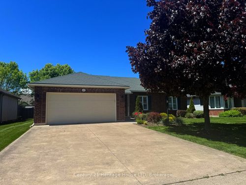 487 Albany St, Fort Erie, ON, L2A6L6 | Card Image