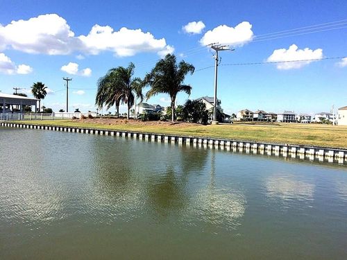 18 Half Moon, Hitchcock, TX, 77563-3687 | Card Image