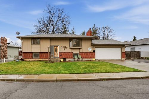 216 Gregory Dr, Cheney, WA, 99004-1103 | Card Image