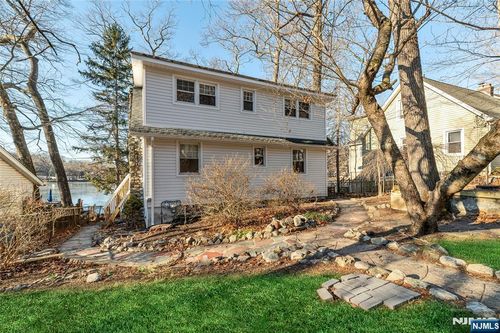 103 Upper Lakeview Ave, Ringwood, NJ, 07456-2831 | Card Image