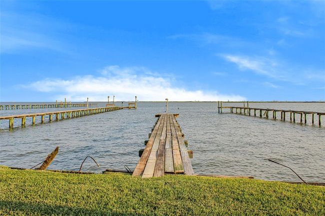 1437 John St, House other with 2 bedrooms, 3 bathrooms and null parking in San Leon TX | Image 5