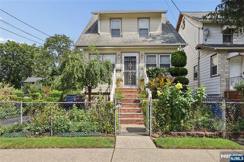 205 Warren St, Englewood, NJ, 07631-3909 | Card Image