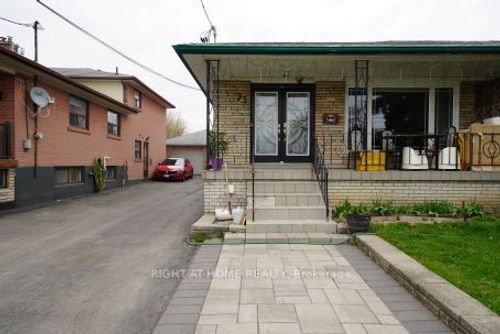 73 Buckland Road, North York, ON, M3L1W3 | Card Image