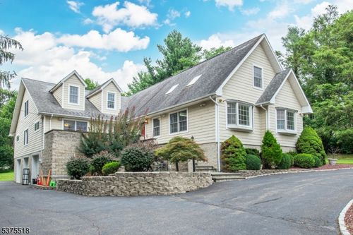 90 Eagle Rock Ave, Roseland, NJ, 07068-1324 | Card Image