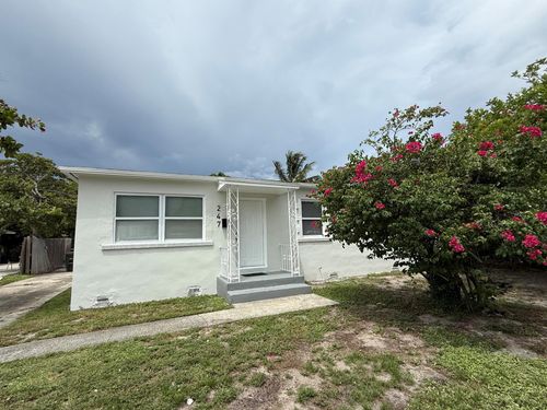 247 Silver Beach Rd, Lake Park, FL, 33403-3426 | Card Image