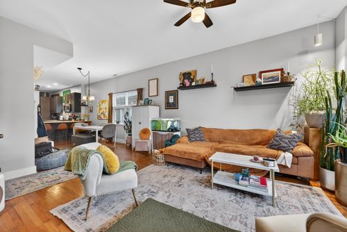 3115 N Oakley Ave, Chicago, IL, 60618-6407 | Card Image