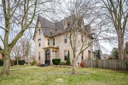 {{alt}} | Card Image