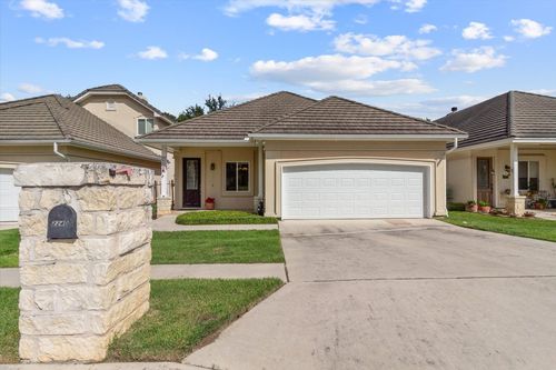 2240 Garden Ct, San Marcos, TX, 78666-4942 | Card Image