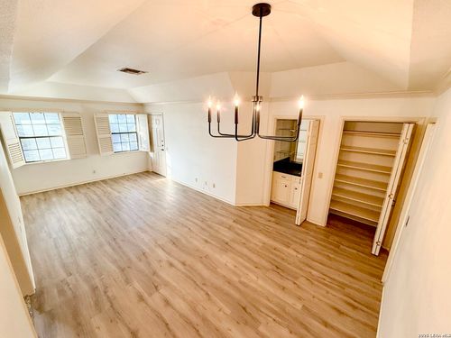 1004-8415 Fredericksburg Rd, San Antonio, TX, 78229-3306 | Card Image