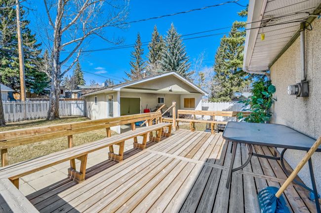 5407 Ladbrooke Drive Sw, Home with 3 bedrooms, 1 bathrooms and 6 parking in Calgary AB | Image 21