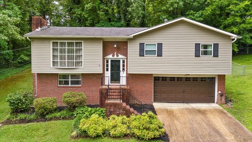 8462 Cross Timbers Cir, Hixson, TN, 37343-1670 | Card Image