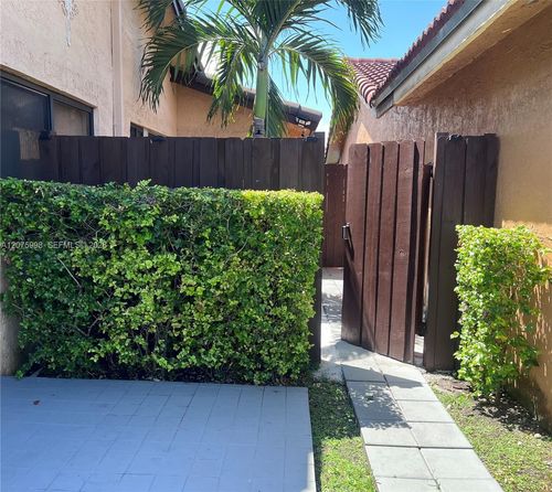 2-1115 Sw 136th Pl, Miami, FL, 33184-1817 | Card Image
