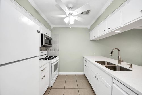 44-44 Tri Oaks Ln, Houston, TX, 77043 | Card Image