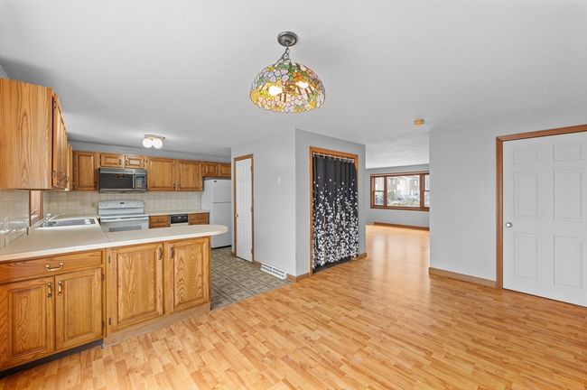 11 - 11 Highcrest Park, Condo with 2 bedrooms, 2 bathrooms and 2 parking in Webster MA | Image 9