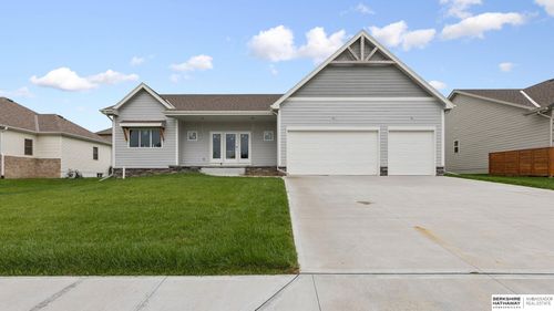808 Grandview Dr, Louisville, NE, 68037-7172 | Card Image