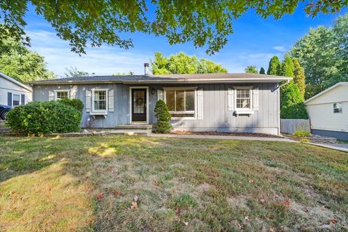 8095 N 2000 East Rd, Downs, IL, 61736-9507 | Card Image