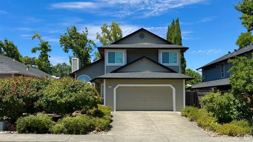 104 Furber Ln, Cloverdale, CA, 95425-4294 | Card Image