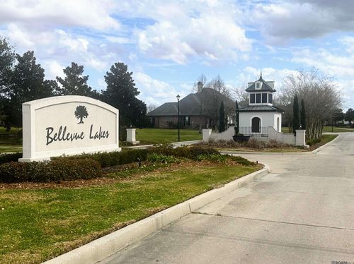 2330 E Bellevue Lakes Dr, Paulina, LA, 70763-2317 | Card Image